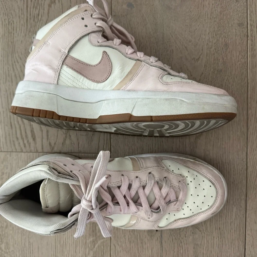 Nike Dunk High Rebel sneakers in sail/pink oxford size 9